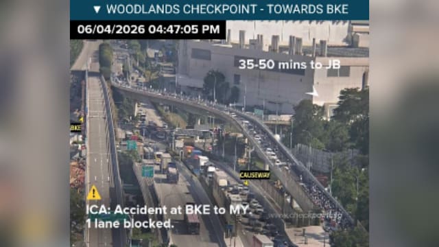 21岁摩托车骑士兀兰关卡附近遇车祸送院 35岁司机助查