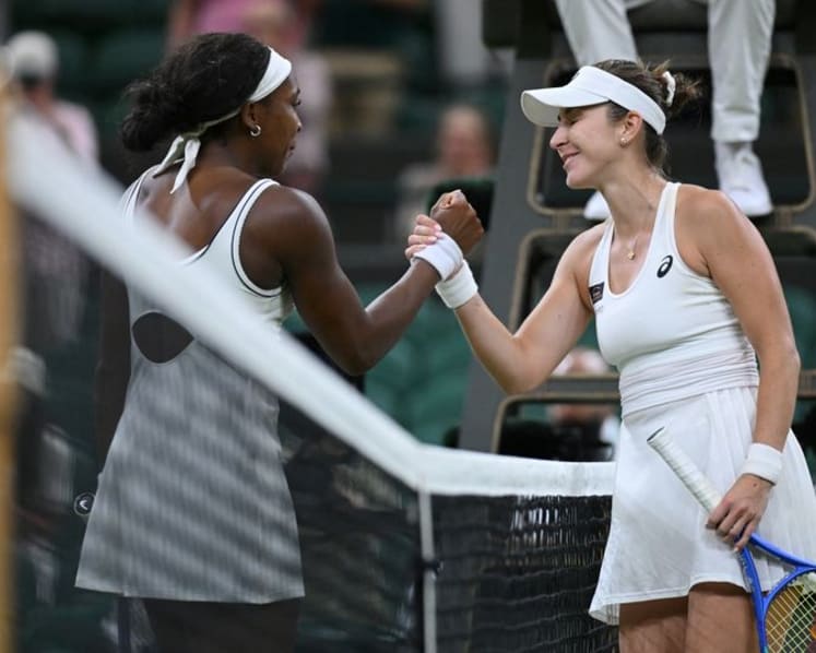 Gauff beats Bencic and a curfew to reach first Wimbledon quarters