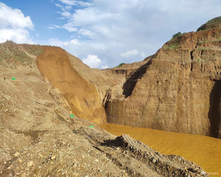 More than 30 people feared dead after landslide at Myanmar jade mine