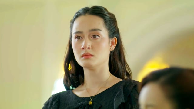 依兰传（第25集）：姵妃吞药自杀