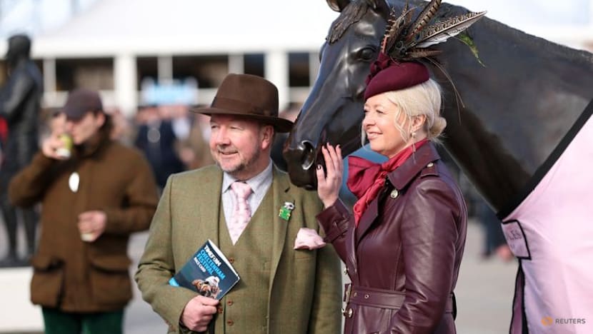 Horse racing-Leading British horses line up for stellar first day as Cheltenham Festival begins