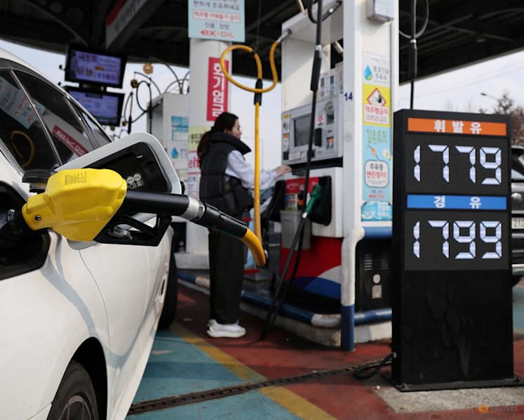 Prosecutor charges South Korea's four oil refiners with collusion: Report 