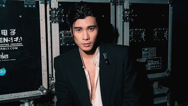 在新加坡成长，回香港追梦，周殷廷要唱进2个场地！