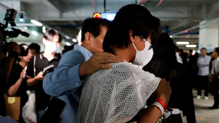 South Korean workers return home a week after immigration raid