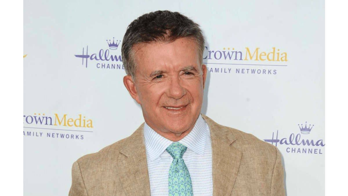 Alan Thicke's widow claims the couple were planning a baby 8days(00)