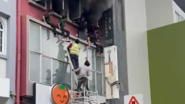 一人在里峇峇利大火中丧命