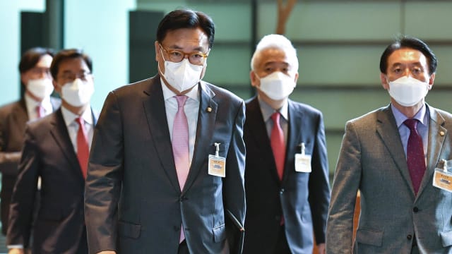 韩国总统办公室多名幕僚请辞