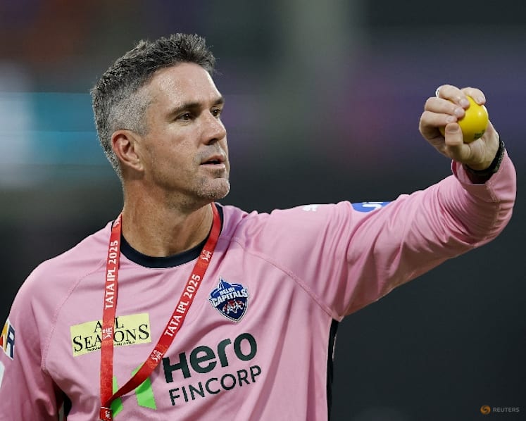 England boss McCullum calls on Pietersen to shake things up