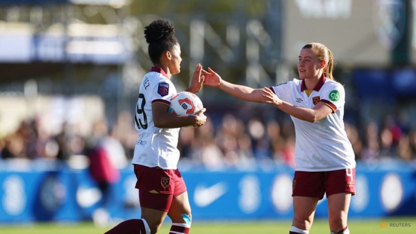 Chelsea held by West Ham but stay top of WSL