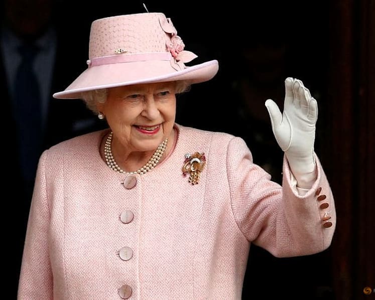 Singapore Parliament observes one minute of silence as a mark of respect to Queen Elizabeth II