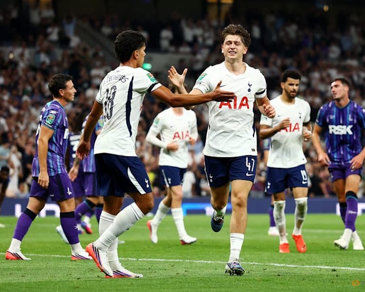 Newcastle come from behind to reach League Cup third round