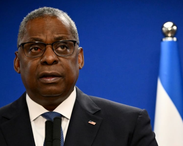 White House to review Defense Secretary's lack of hospital disclosure
