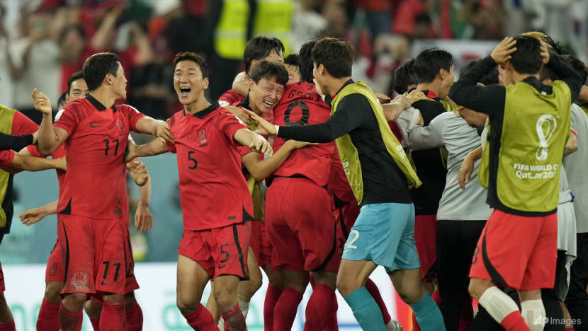 South Korea qualify for World Cup knockout stage after coming from behind to beat Portugal South Korea qualify for World Cup knockout stage after coming from behind to beat Portugal