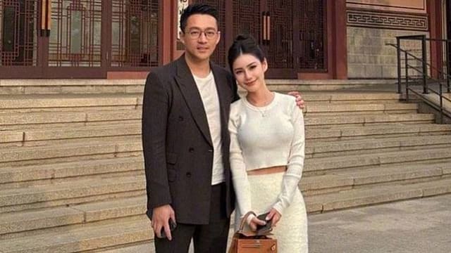 张兰同框新亲家，Mandy妈妈样貌引网友热议