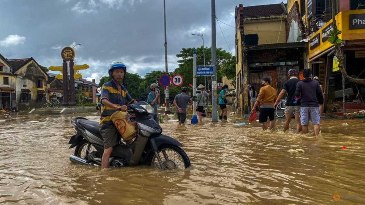 Vietnam floods: Death toll rises to 90, environment ministry says