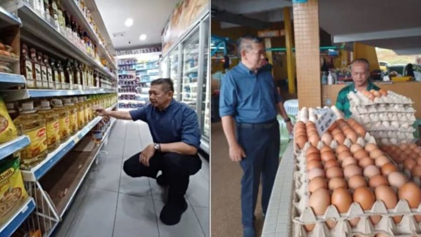 Menteri Perdagangan M'sia buat lawatan mengejut ke pasar, kedai runcit untuk tinjau kekurangan bekalan telur Menteri Perdagangan M'sia buat lawatan mengejut ke pasar, kedai runcit untuk tinjau kekurangan bekalan telur