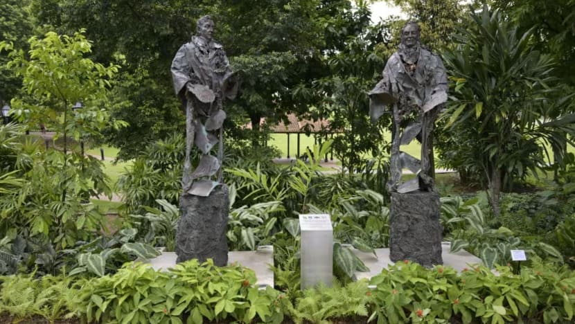 Patung Raffles, Wallich di Fort Canning: SG tidak agungkan sejarah zaman kolonial, kata Desmond Lee Patung Raffles, Wallich di Fort Canning: SG tidak agungkan sejarah zaman kolonial, kata Desmond Lee
