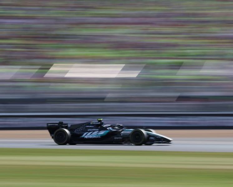 F1 leader Antonelli powers past Hamilton for first sprint win