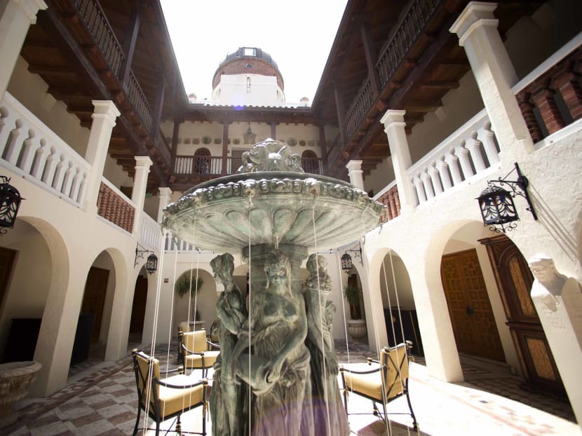 Versace’s former mansion up for auction