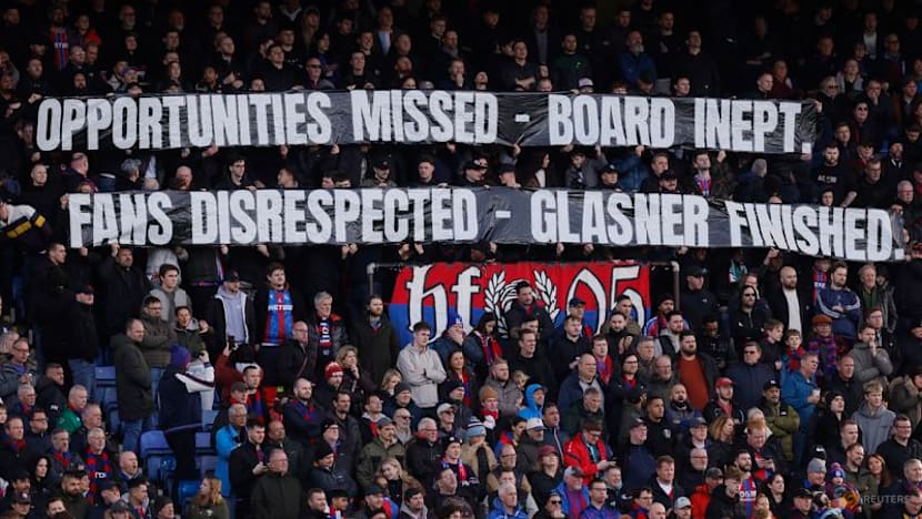 Palace boss Glasner shrugs off fan protest banner demanding exit