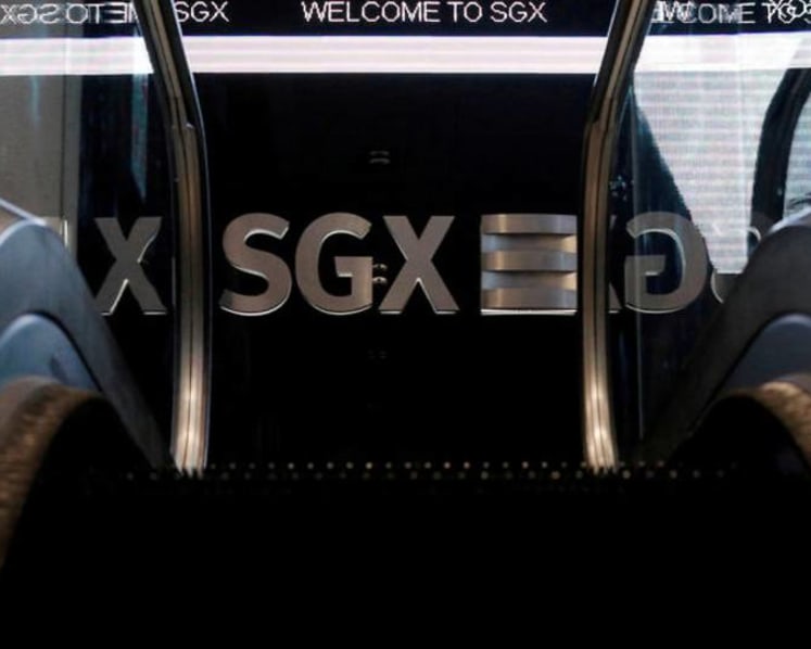 Singapore shares hit 10-year low over COVID-19 fears