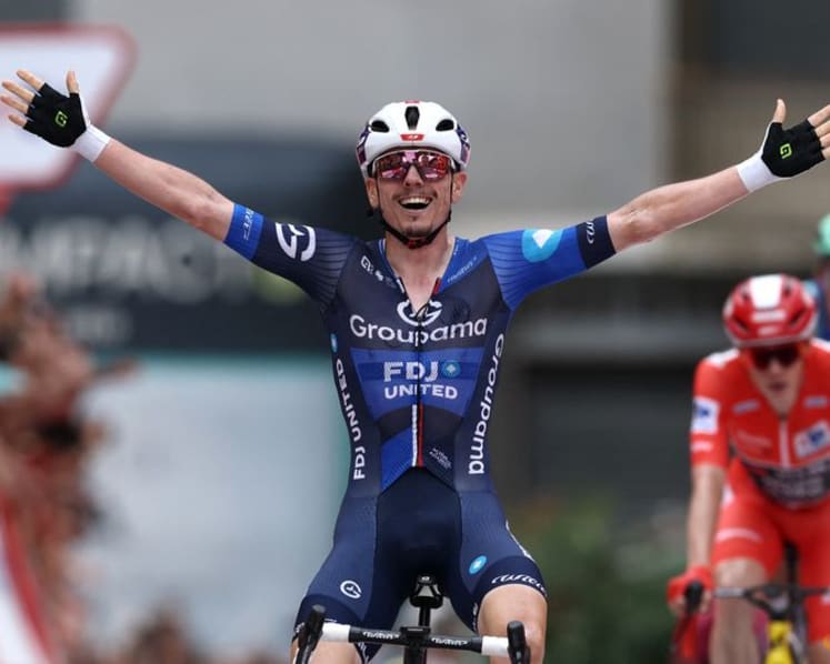 Gaudu wins Vuelta stage three as Vingegaard retains red jersey