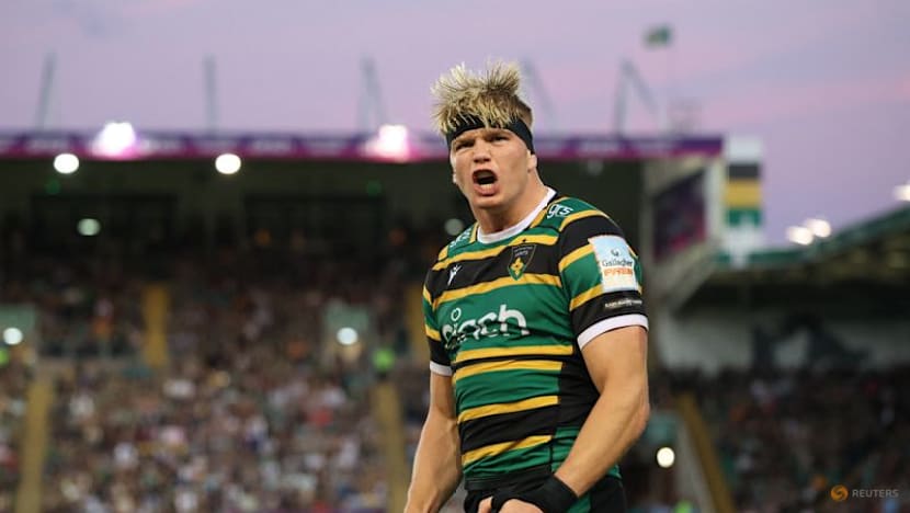 Pollock on the bench again for England against Argentina