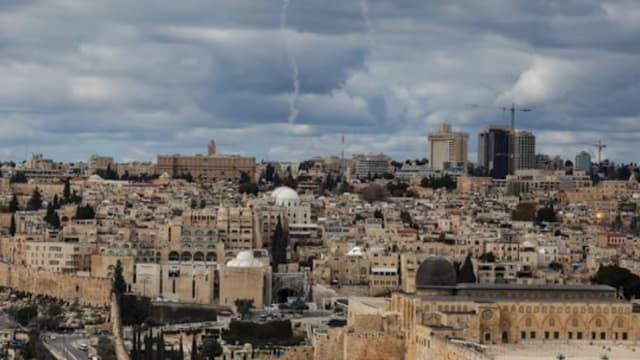 卡塔尔击落伊朗导弹