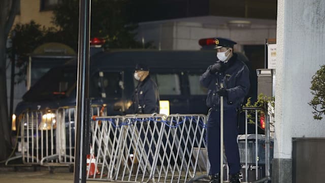 日本警方逮捕持刀闯入中国驻日大使馆自卫队官员