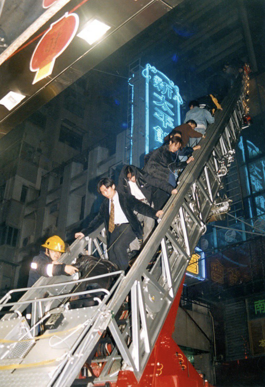 涉17死13伤纵火案香港嫌凶潜逃27年终落网- 8world