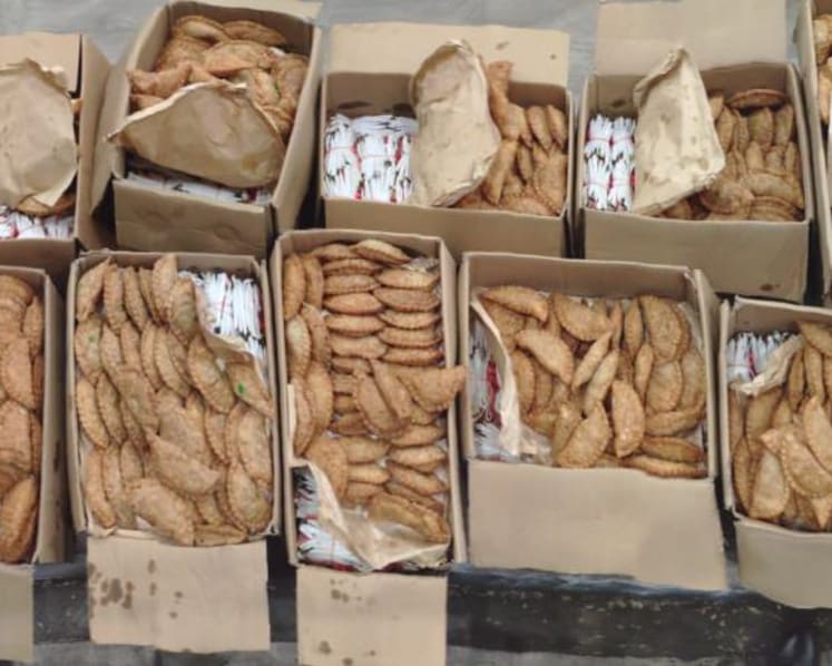 ICA foils attempt to smuggle 7,500 sachets of chewing tobacco under curry puffs