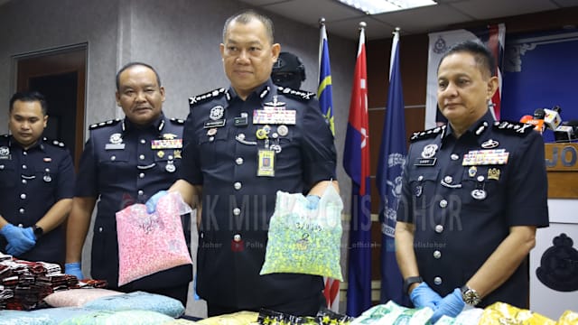  柔佛警方捣毁排屋藏毒仓 起获黑市价逾350万元毒品