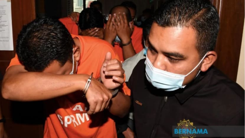 JPJ sahkan 32 anggota ditahan disyaki terlibat rasuah JPJ sahkan 32 anggota ditahan disyaki terlibat rasuah