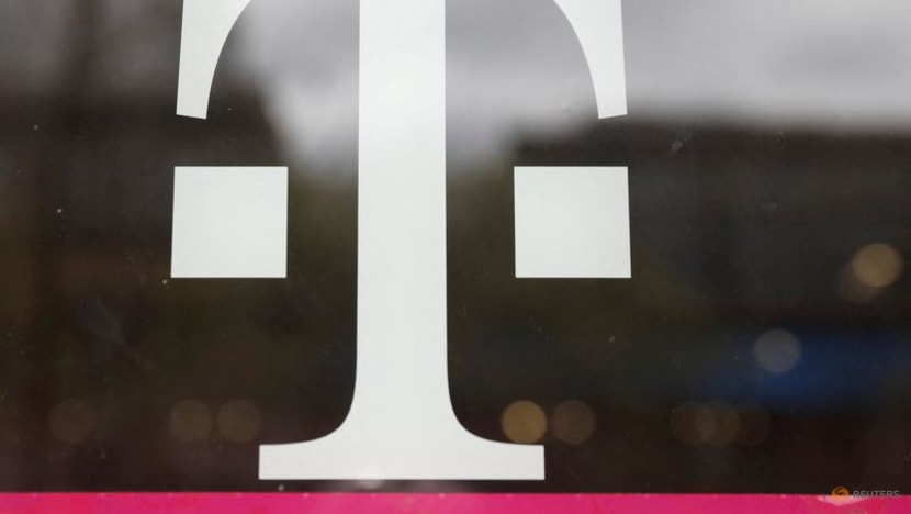T-Mobile US boss set to leave post early, Handelsblatt newspaper reports T-Mobile US boss set to leave post early, Handelsblatt newspaper reports