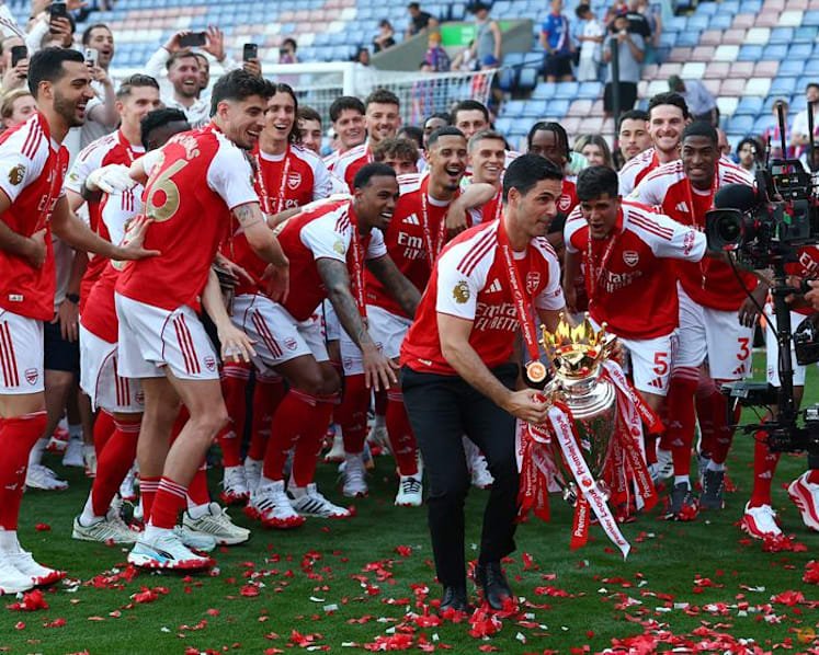 Champions Arsenal finish Premier League season on high with win at Palace