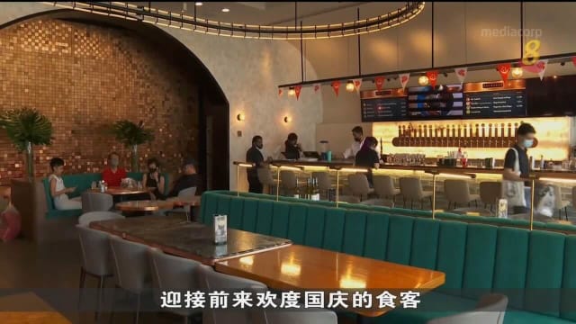 滨海湾能赏烟火汇演餐馆 生意红火几乎都客满