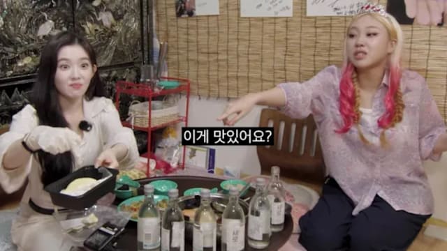 Red Velvet Irene节目吃榴梿配酒，东南亚粉丝急提醒风险