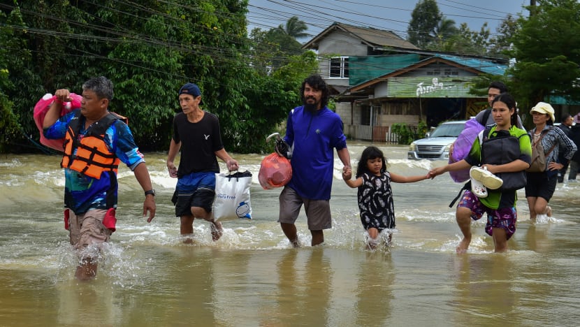 22 maut dalam banjir dahsyat Thailand 22 maut dalam banjir dahsyat Thailand