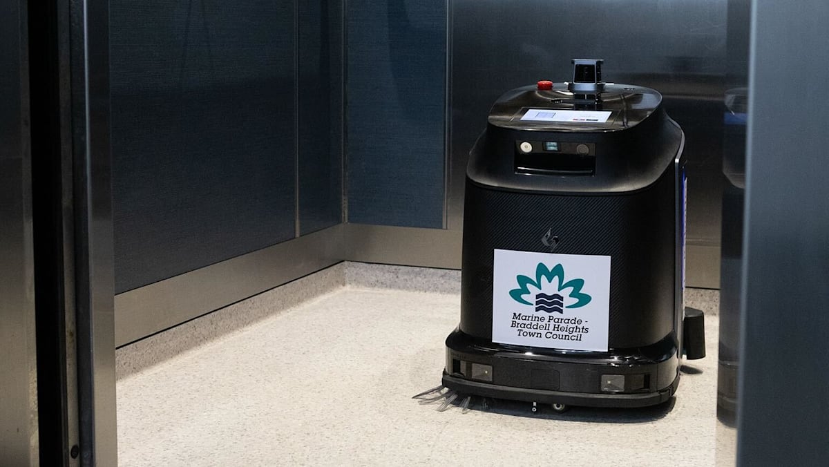 Robot cleaner that takes lifts on its own debuts in Marine Parade-Braddell Heights GRC