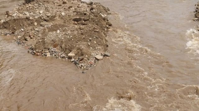 中国内蒙古突发山洪 造成八人死亡