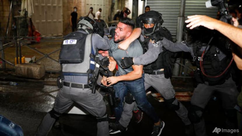 More Jerusalem clashes on eve of contentious Israeli parade