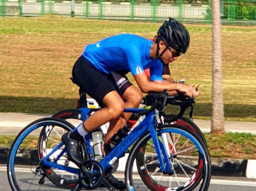 The author wakes up every day at 4am to train with a coach before going to school.