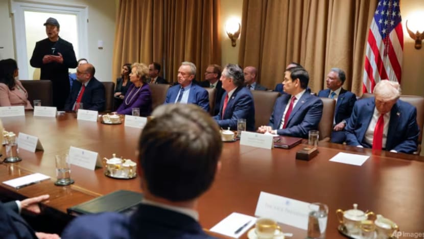 Pentadbiran Trump arah lebih ramai pekerja diberhentikan, sedang Musk potong lagi perbelanjaan pemerintah
