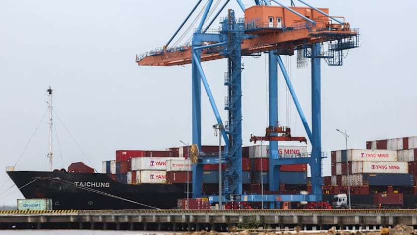 Vietnam July trade deficit widens, driven by higher fuel costs