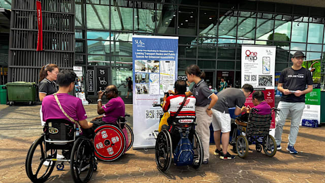 土管局同行动不便者交流 优化无障碍路线设计