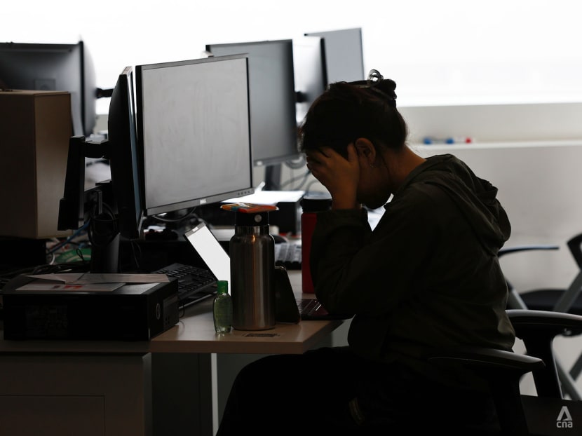 ‘I was simply too tired’: Singaporeans burnt out from long hours, working on days off and unreasonable bosses ‘I was simply too tired’: Singaporeans burnt out from long hours, working on days off and unreasonable bosses