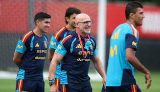 Spain's De la Fuente says they must keep improving ahead of Uruguay clash