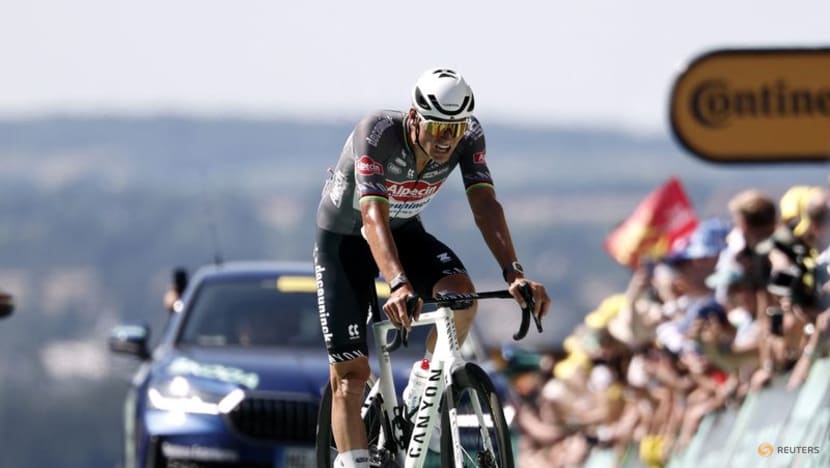 Healy solos to win Tour stage six, Van der Poel retakes yellow by one second