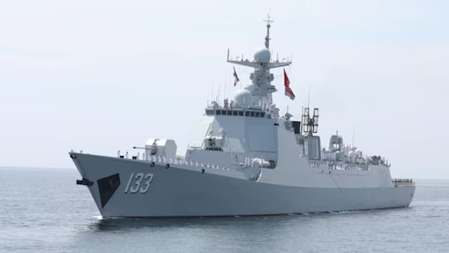 路透社：中国在东亚海域 大规模部署海军舰艇和海警船