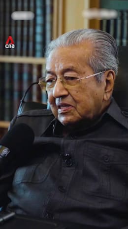 Mahathir recounts fall that left him unable to control his leg